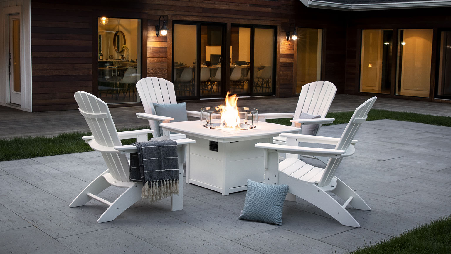 Polywood Fire Table Set in White